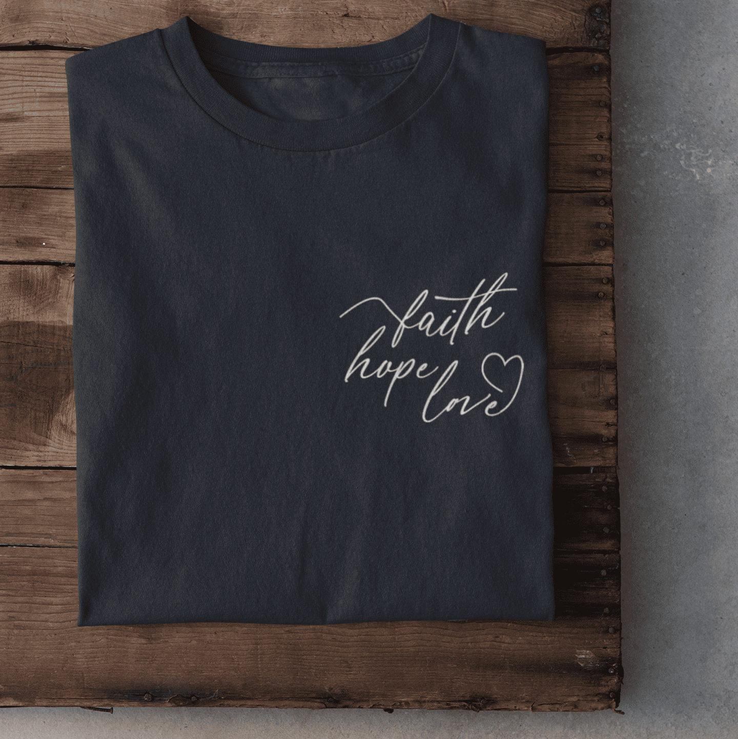 Christliches Damen T-Shirt „Faith Hope Love“ – Christliche Botschaft