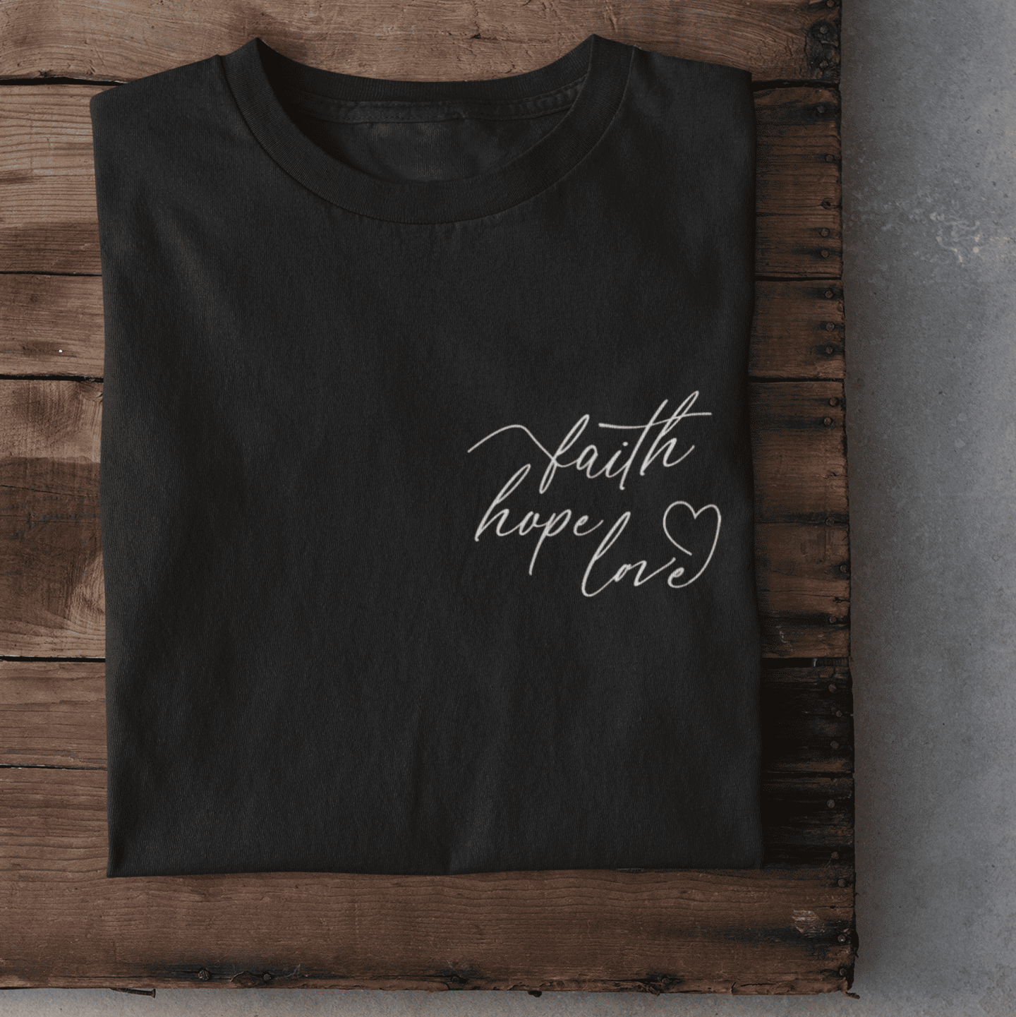 Christliches Damen T-Shirt „Faith Hope Love“ – Christliche Botschaft